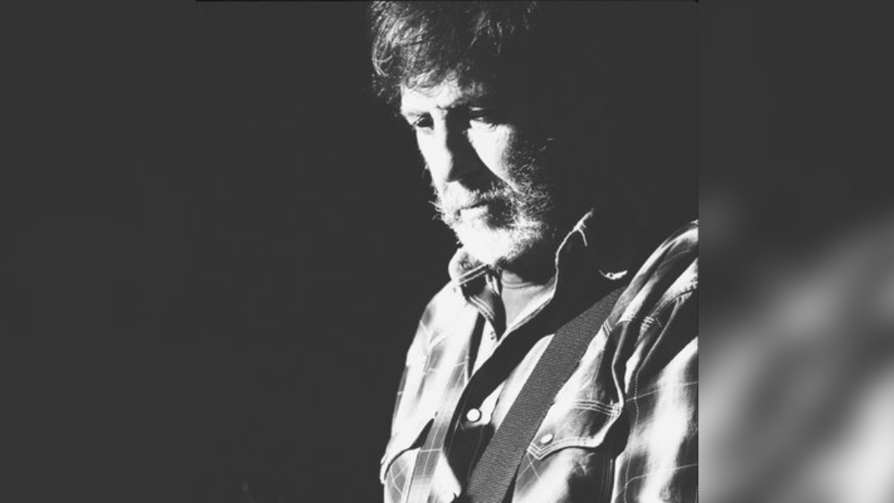 Peter Bruntnell + Support