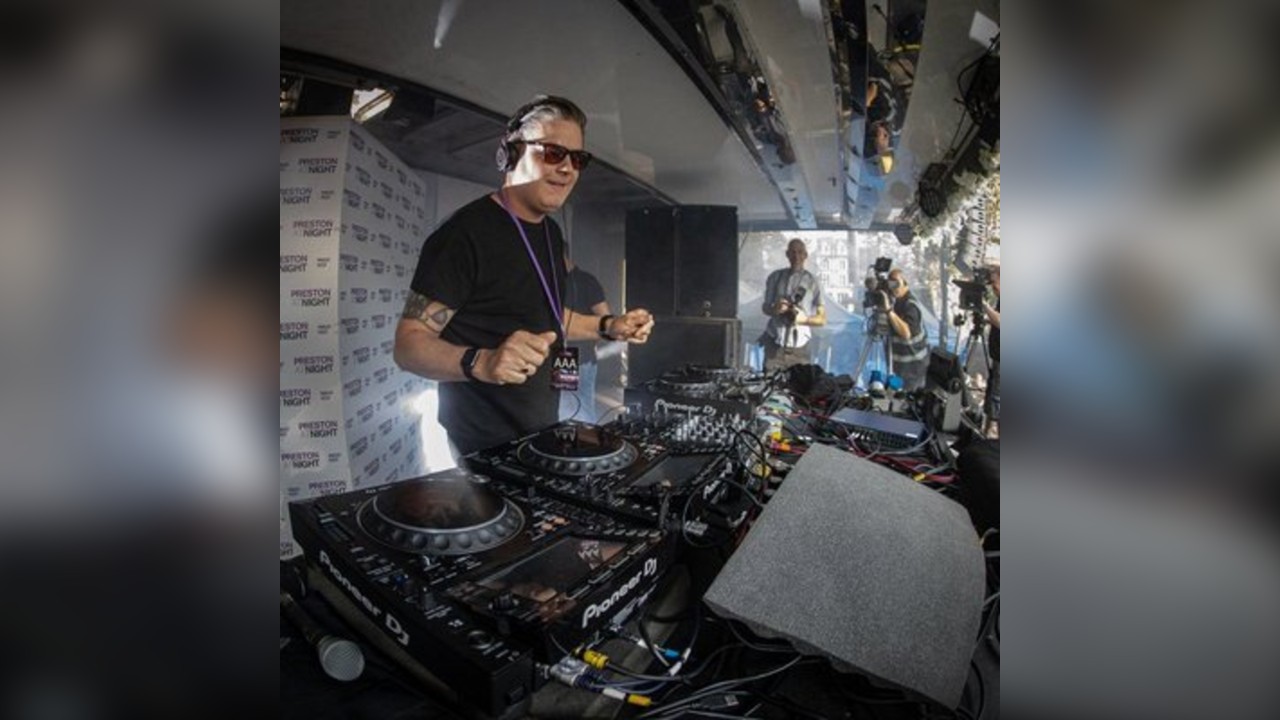 DJ Mark Freejack - Dance Classics & Festive Bangers