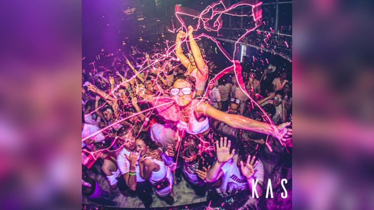 Paint vs Foam Party