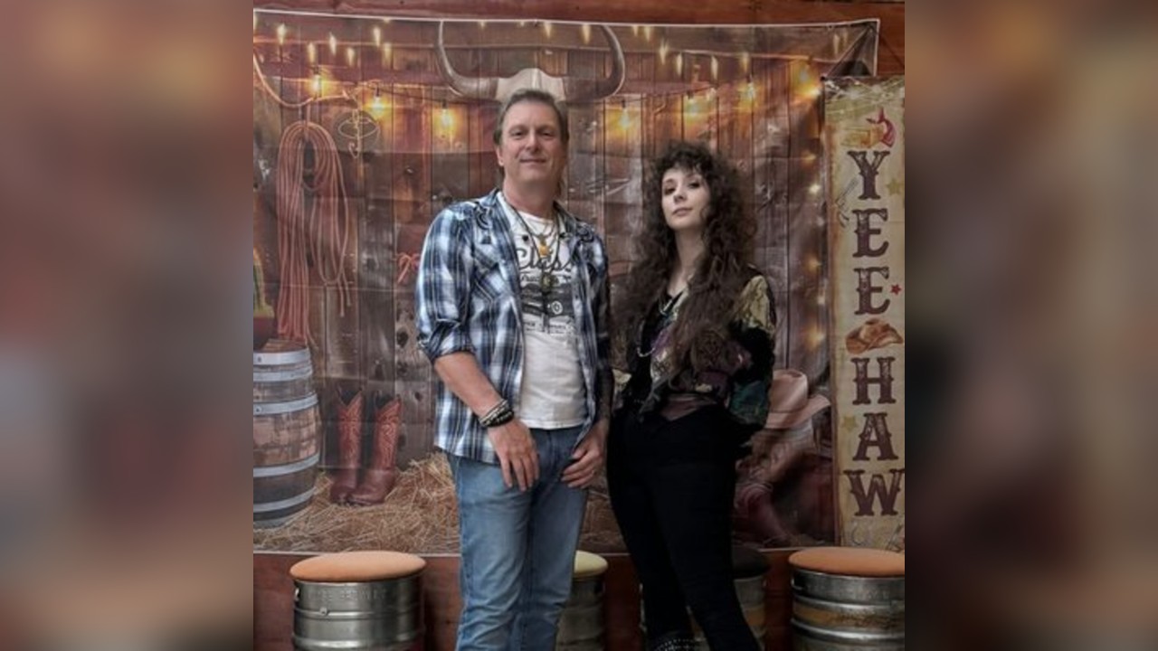 Honkytonkin Country with Russ Kitchin