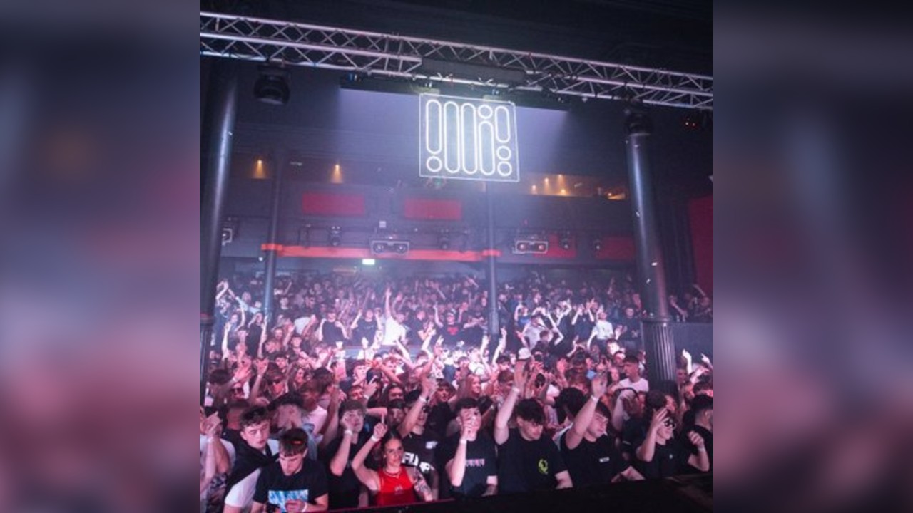 BINARY x BOX RED Liverpool