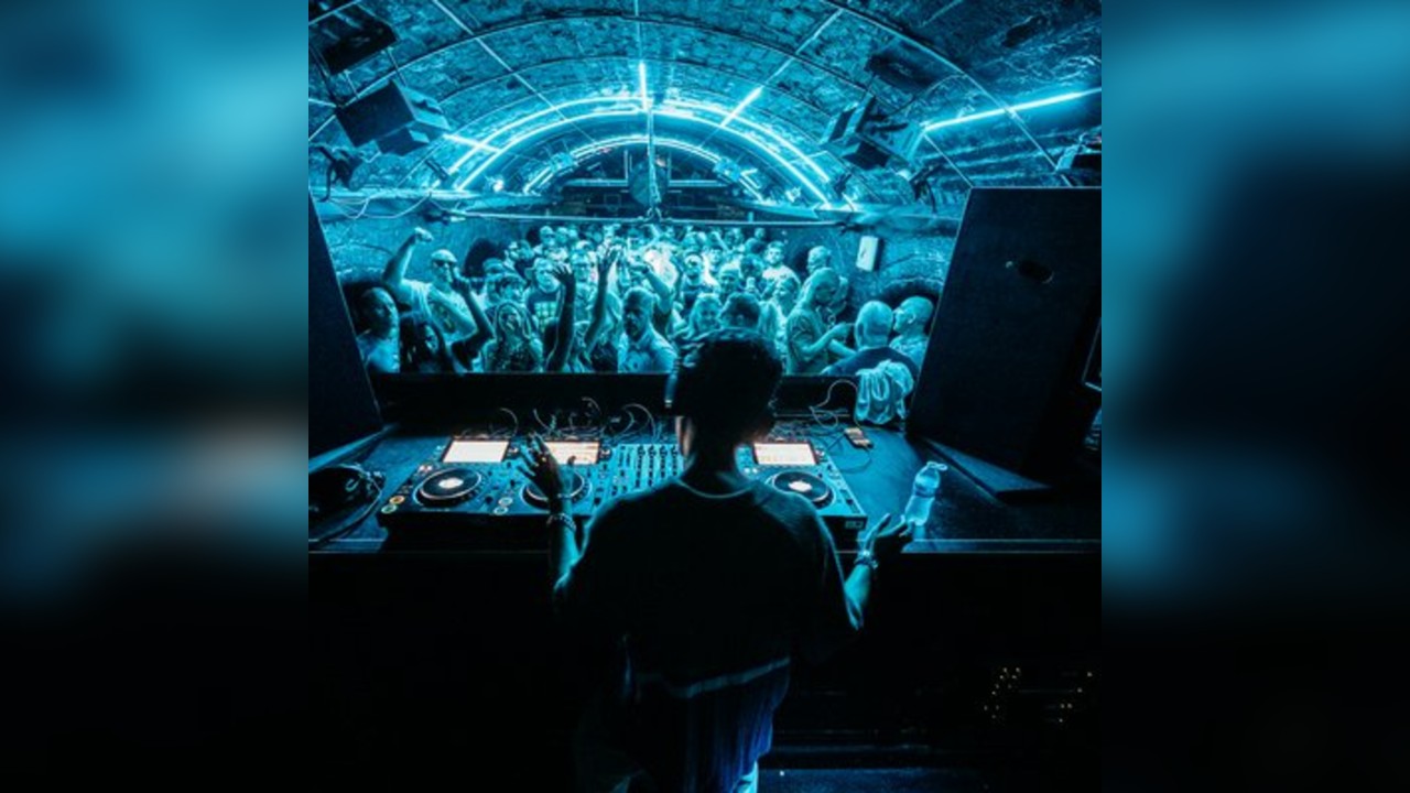 909 x WAV - 8th Birthday w/
