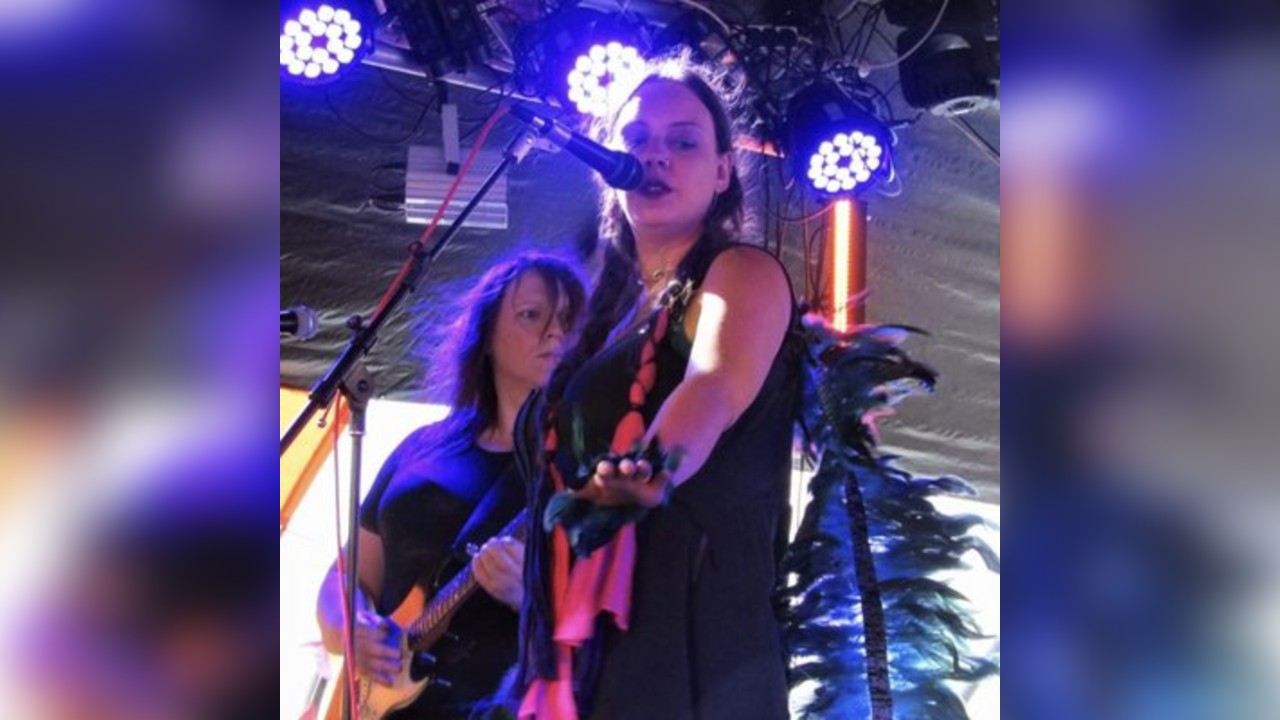 Mora and the Fabulous Wonderfuls featuring George Borowski