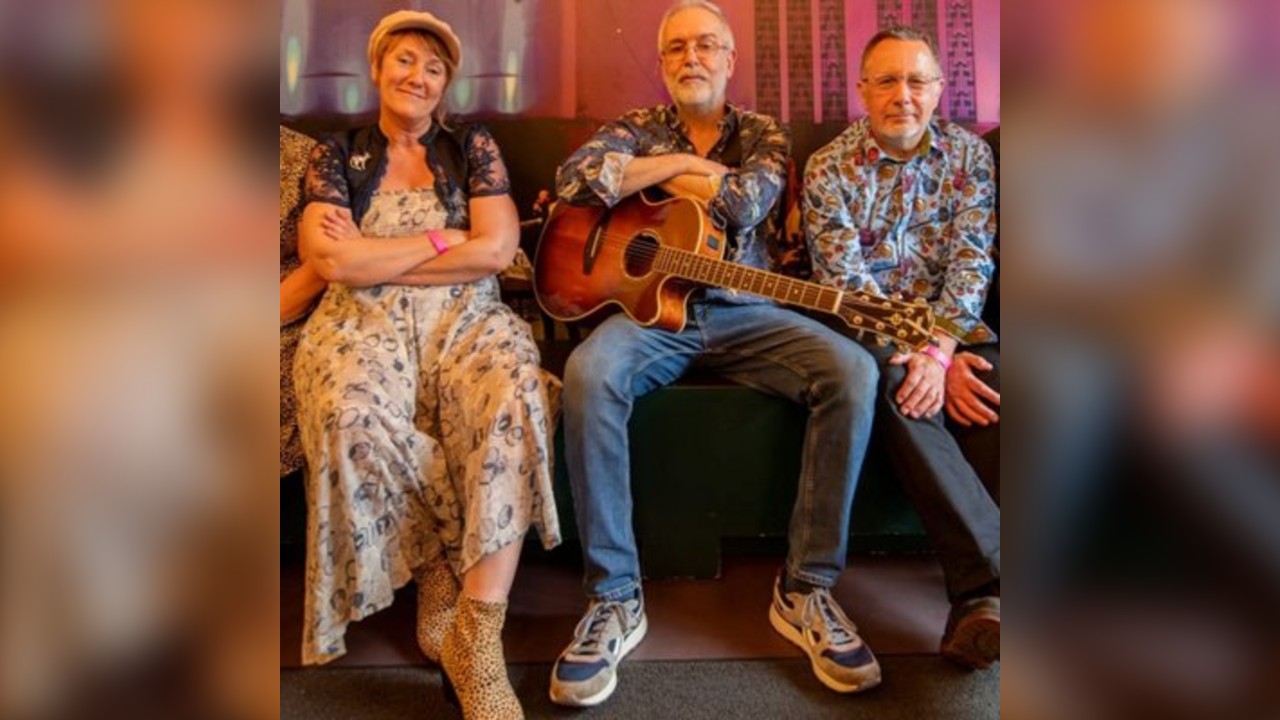 Virginia Kettle's Rolling Folk