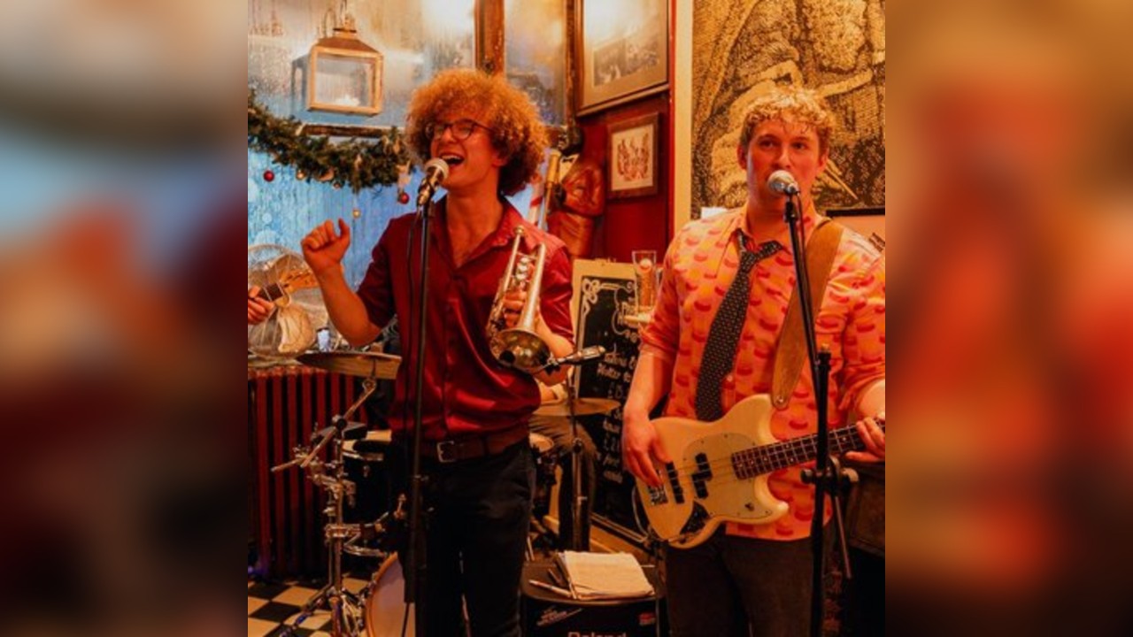 Barry and The Crumpets - Live at The Mesmerist