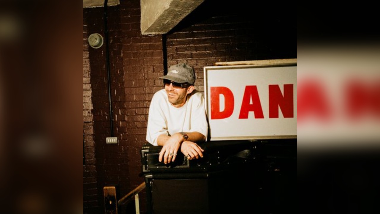 Love Affair Xmas Disco: DAN SHAKE