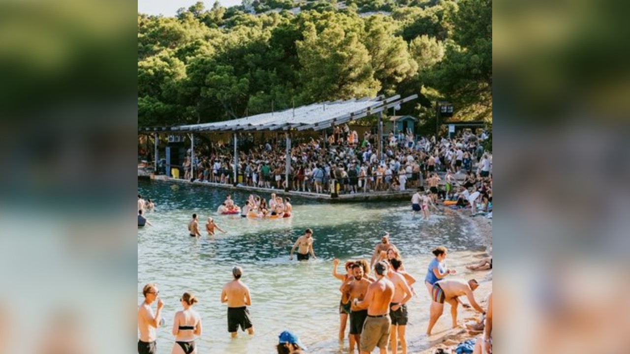 Sirens Call X The Wonder Pot present...