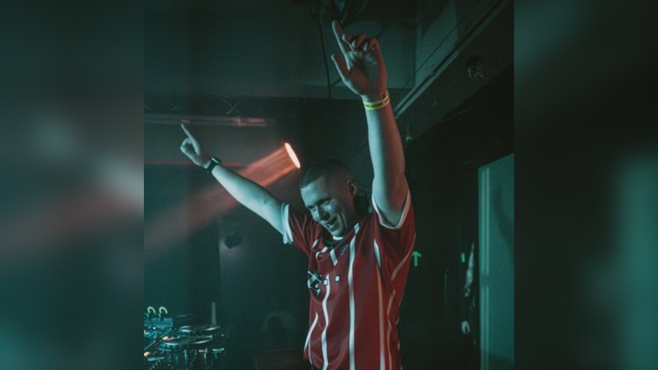 MORGAN SEATREE presents UNFUSSY