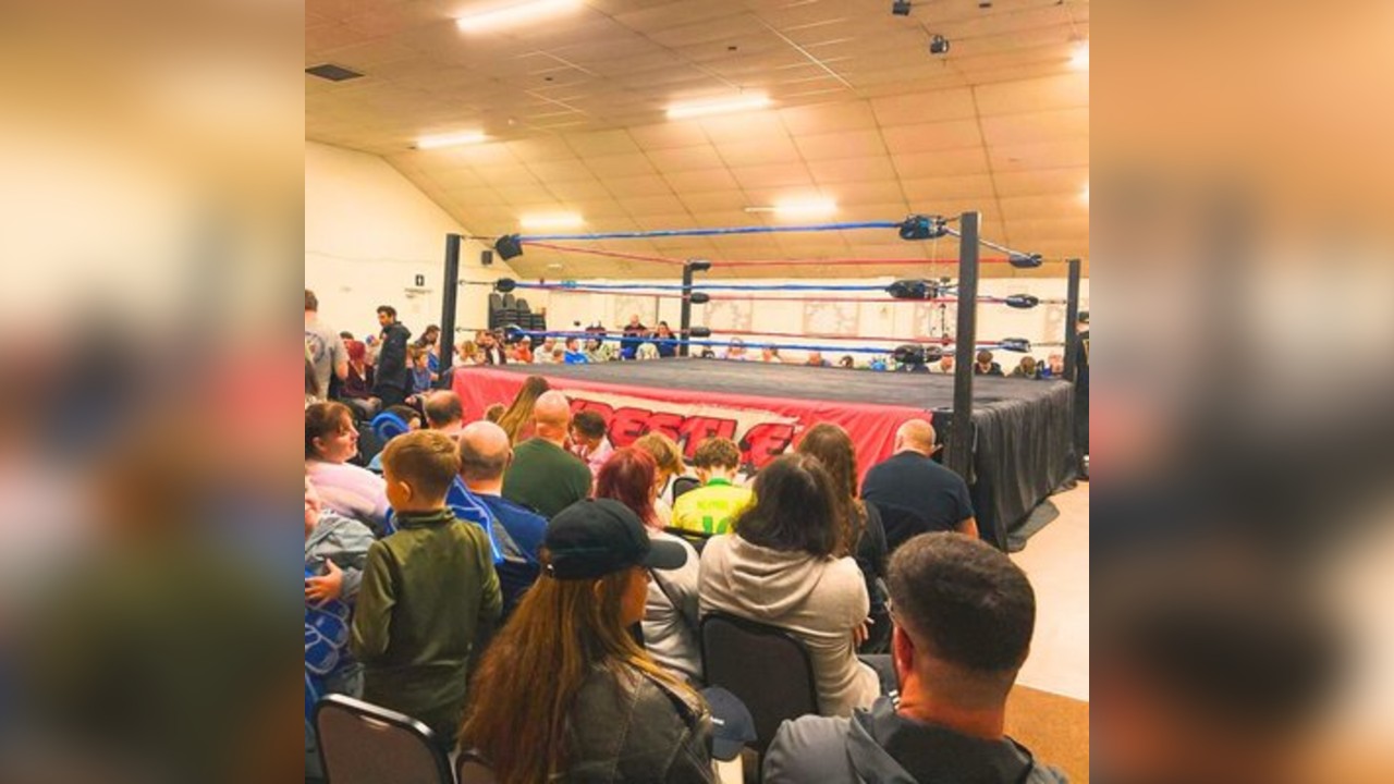 Wrestling in Leighton Buzzard