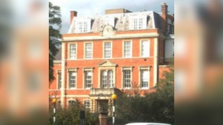 A Magical History Walk: Aylesbury Landmarks Extravaganza