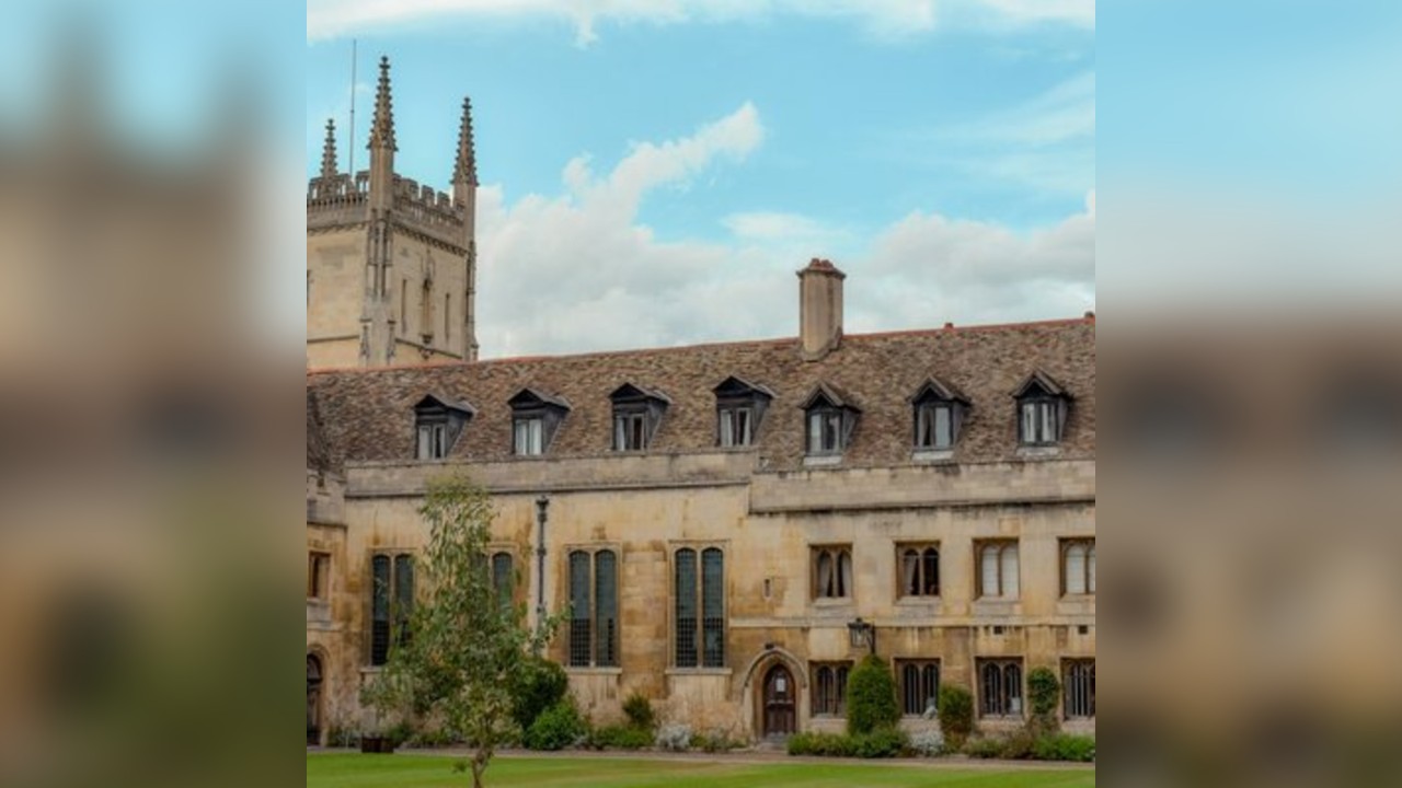 Cambridge Audio Tour: Castle Hill Legends