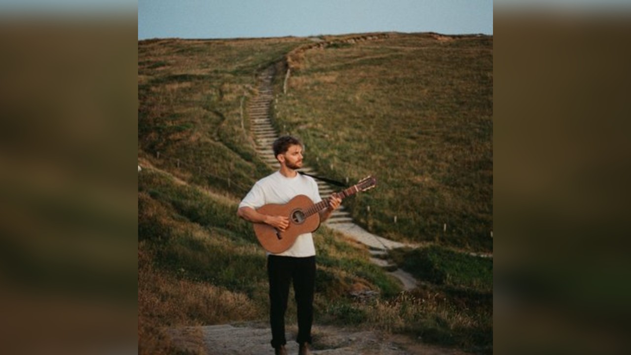 Ollie Dixon + Fare + Roan, live at The Folklore Rooms - Brighton