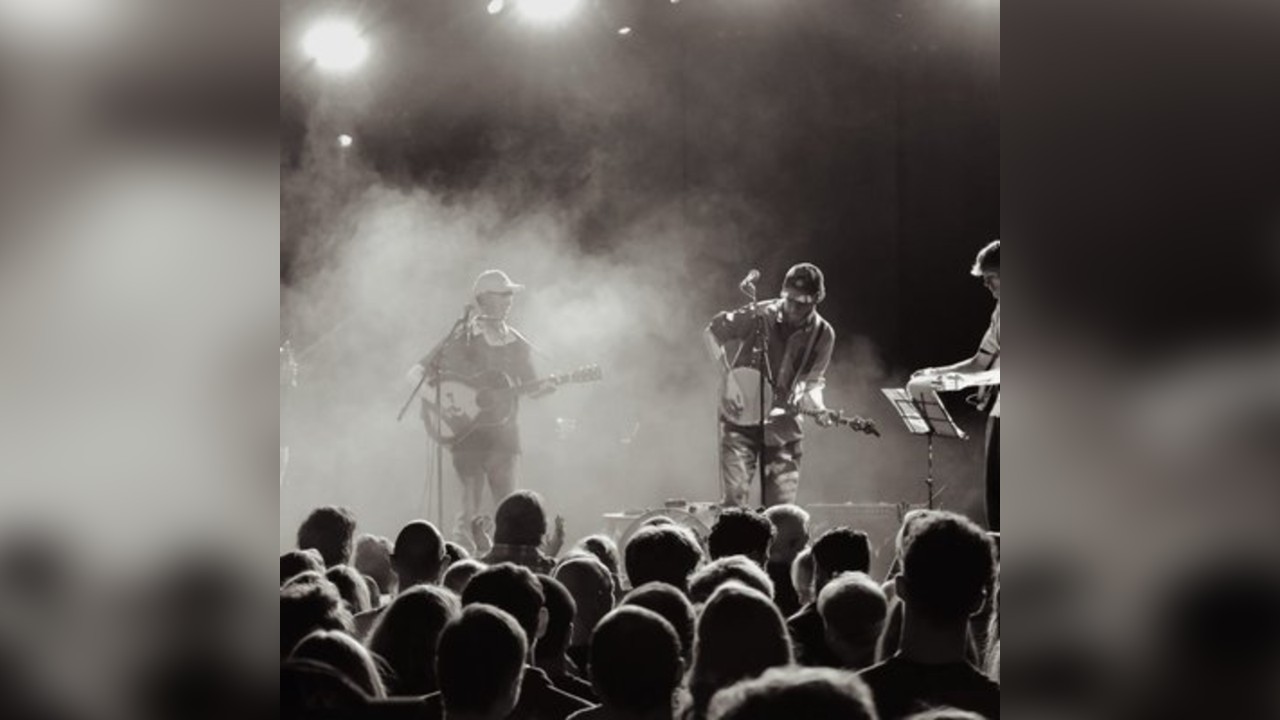 Lonely Mountain: Live at Night and Day, Manchester