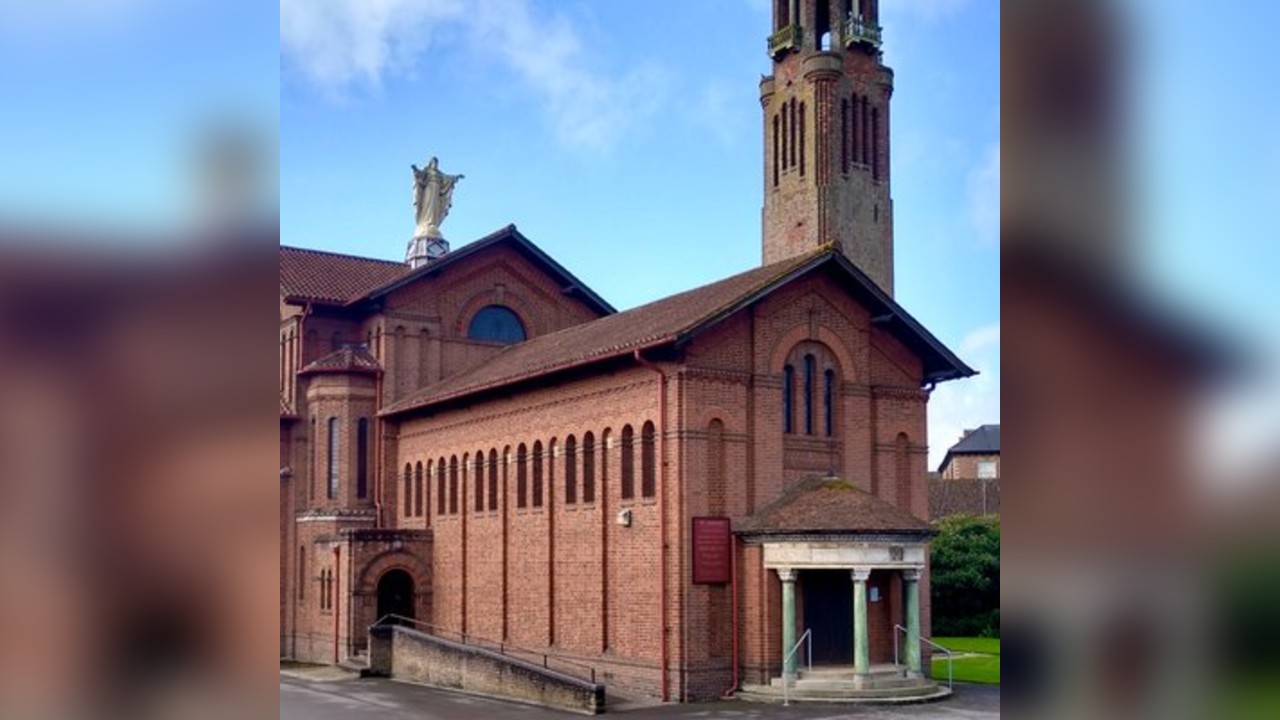 Newbury Audio Tour: Churches, History, and Hideaways Tour