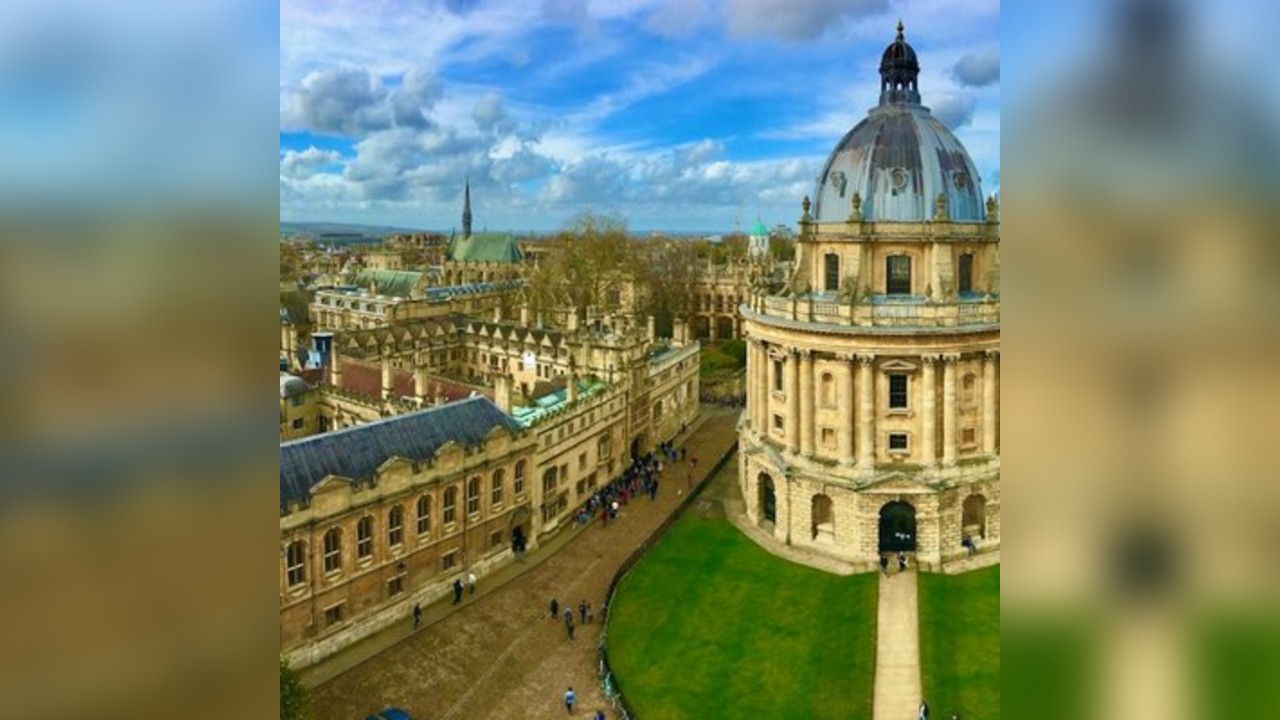 Oxford Audio Tour: Behind the Gown