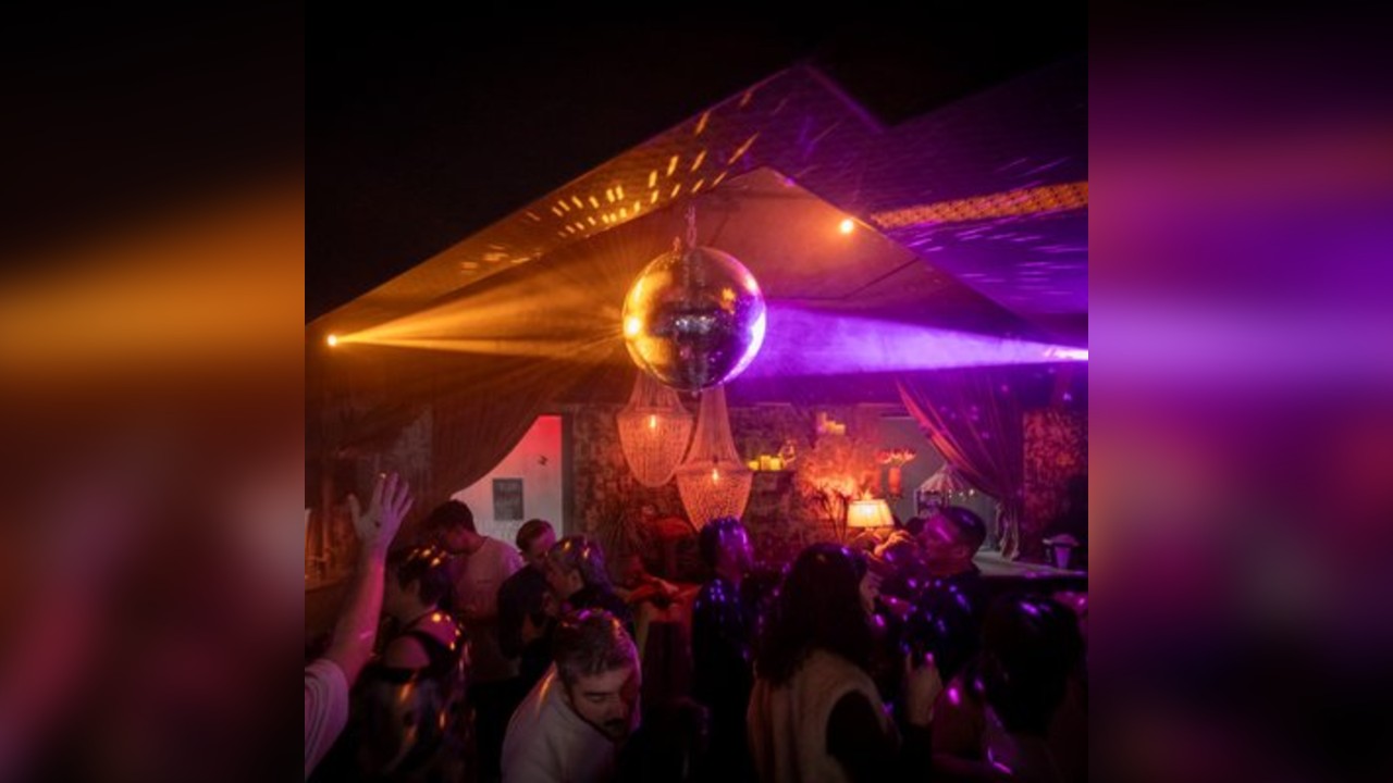 Love Party presents NON-STOP DISCO 4