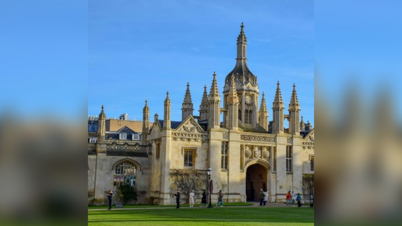 Cambridge Audio Tour: Bedders, Bargees and Booksellers