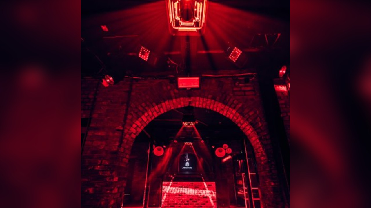 FRI 30 OCT Halloween @ JBs - JENTZEN vs JELSEN, BUTTERS + more