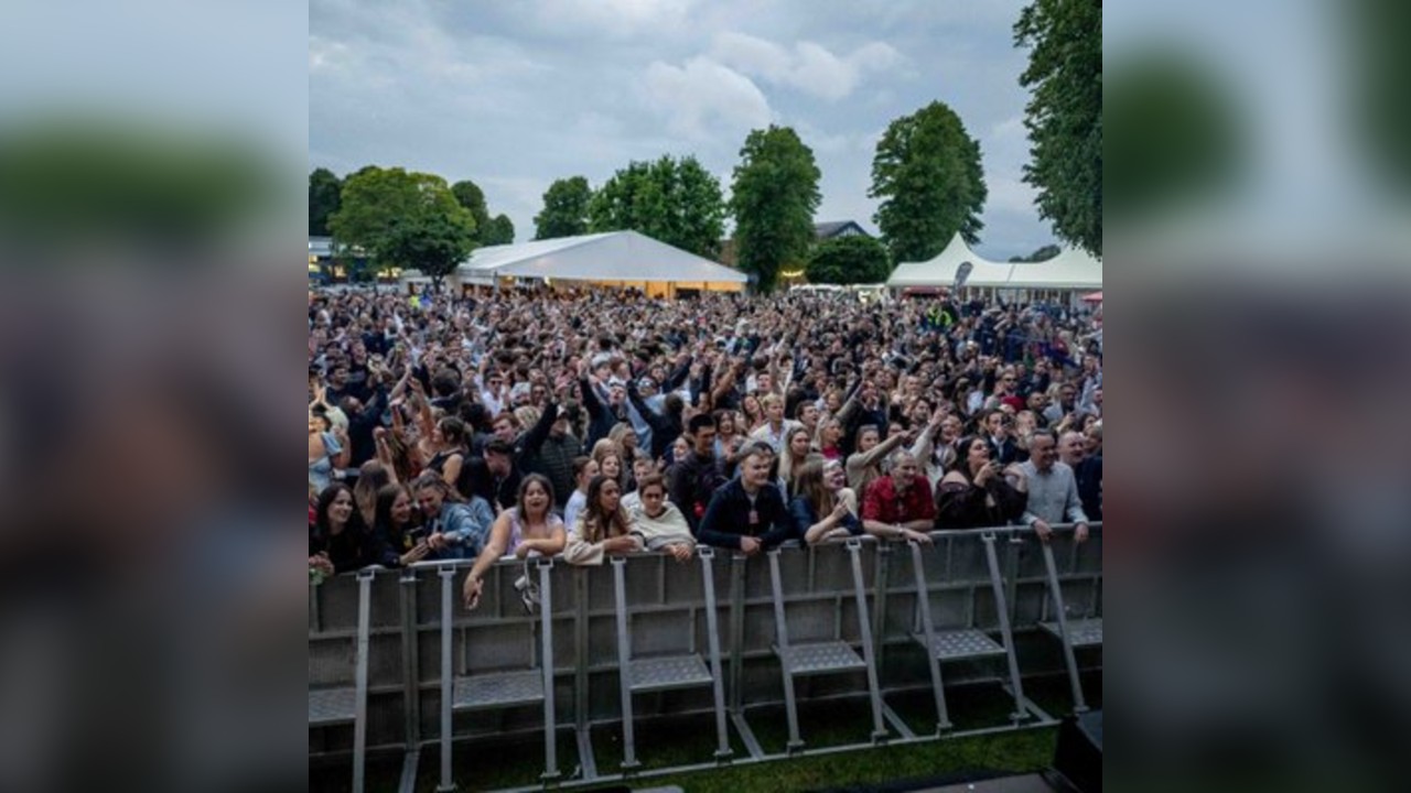 TREVOR NELSON - Eclipse at Windsor Racecourse