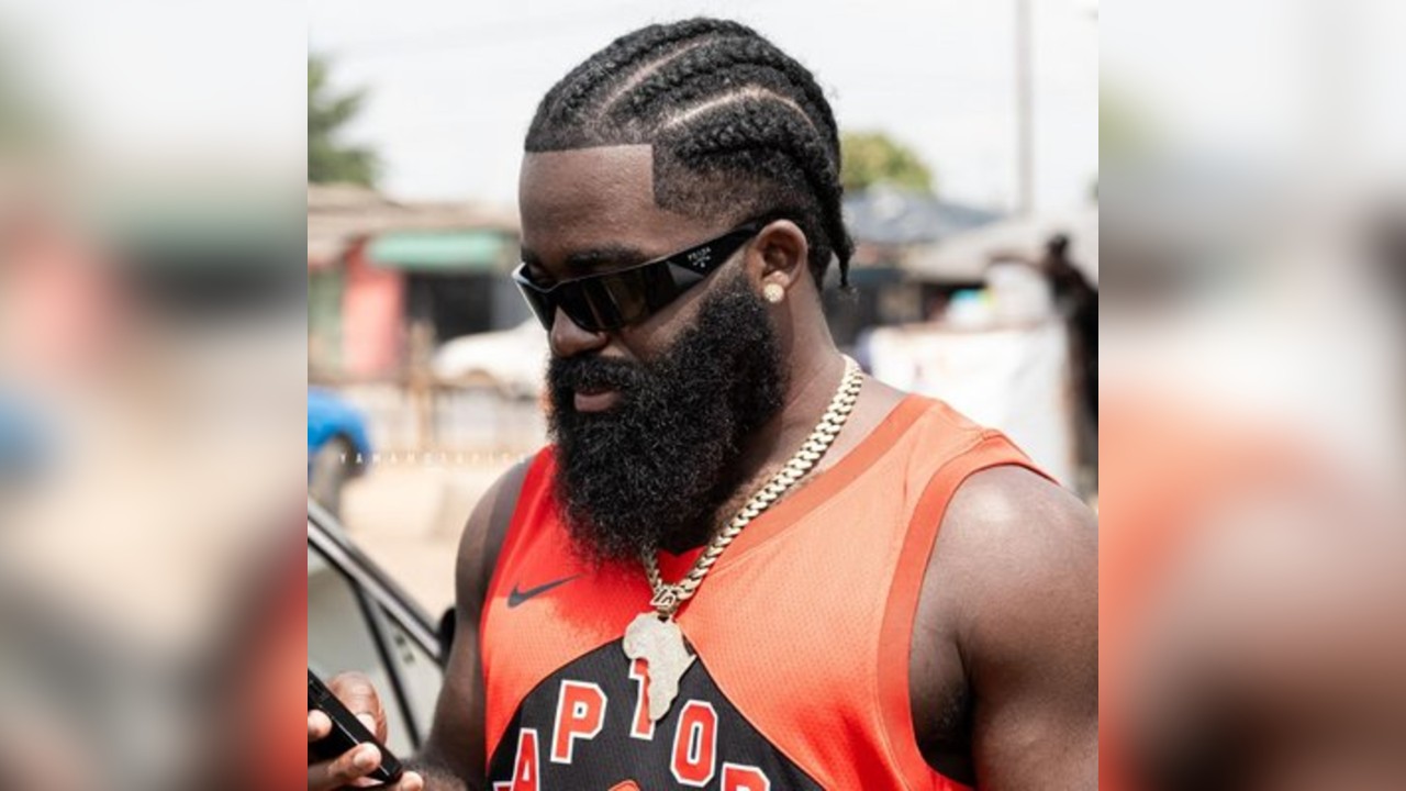 Sheffield We Got One Of The Biggest Afro B performing live