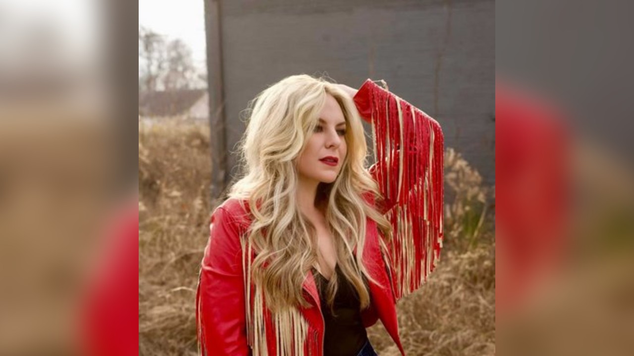 Hannah Anders and Nashville Hoedown