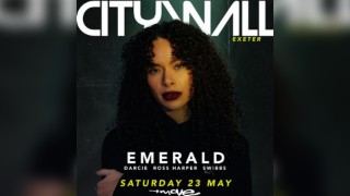 City Wall x Emerald