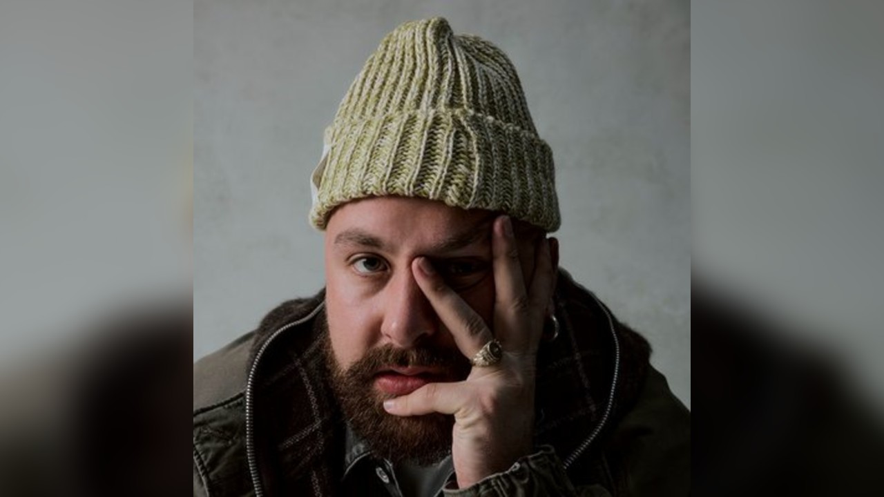 Quarters Presents Window Kid