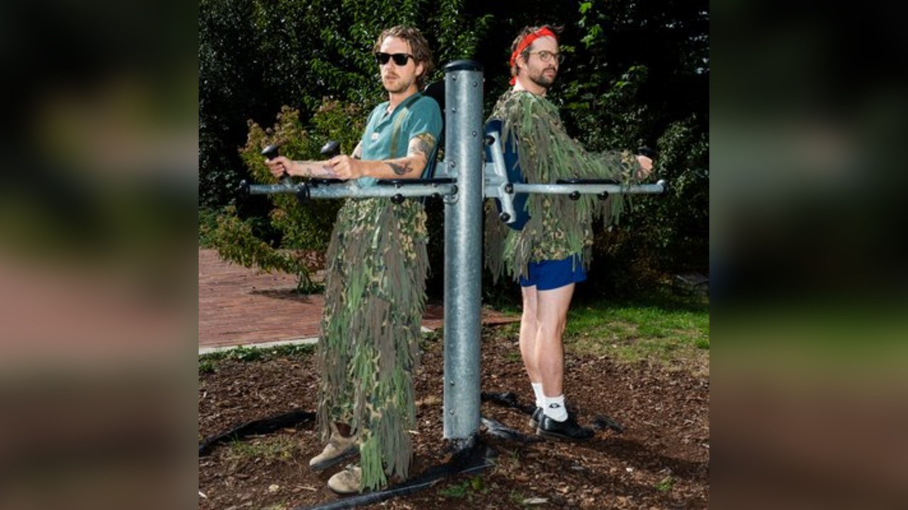 Borokov Borokov & Curtain Twitcher Live at The Yard