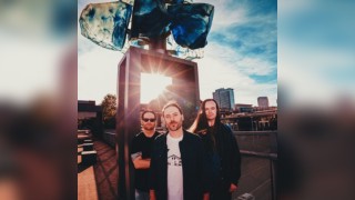 The Autumn Store w/ Waves Crashing, Healees, Falling & Laughing