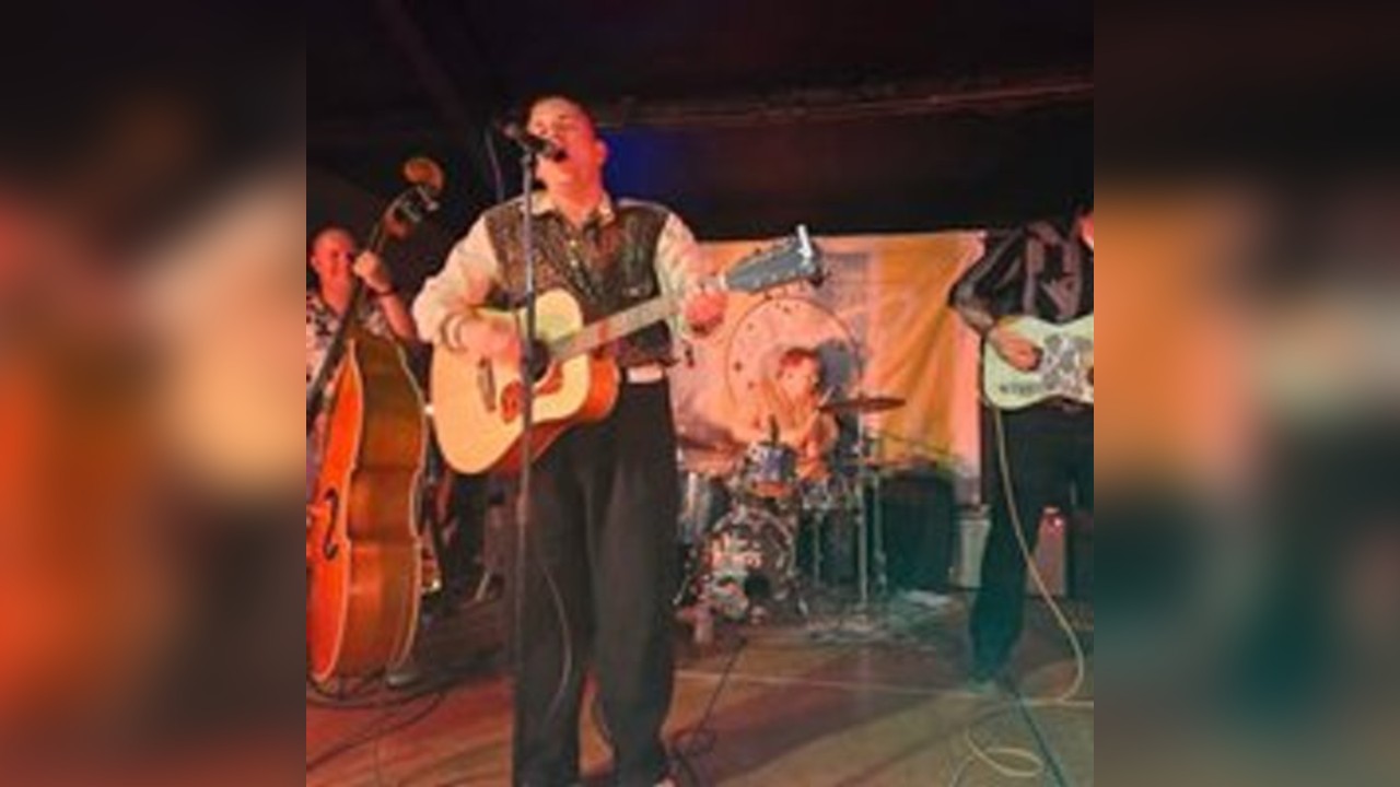 Lew Lewis and His Allstar Trio - Live @ Billy's