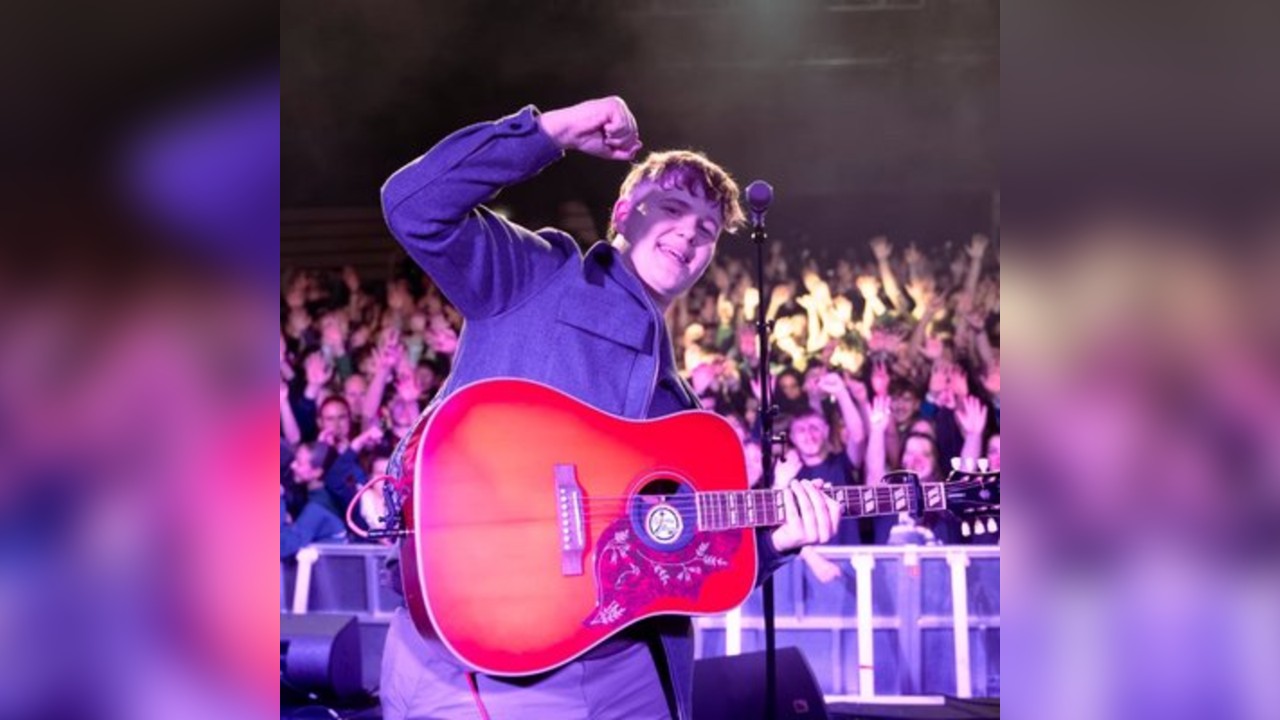 Jonny Blade - Debut Headline