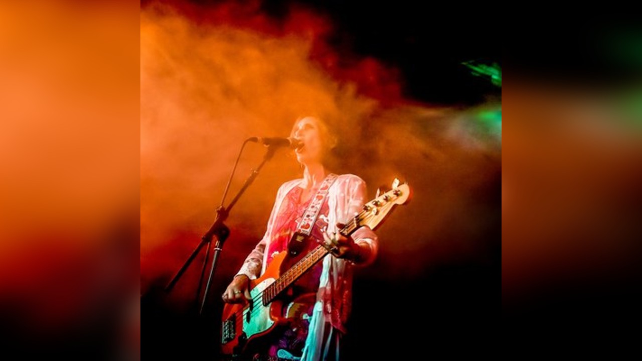 Loudhailer & Friends