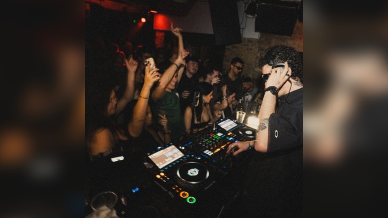 ALT BAILE Presents DJ ALEXIA