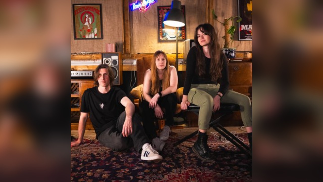 FLASH featuring FloodHounds plus The Red Line and TBC