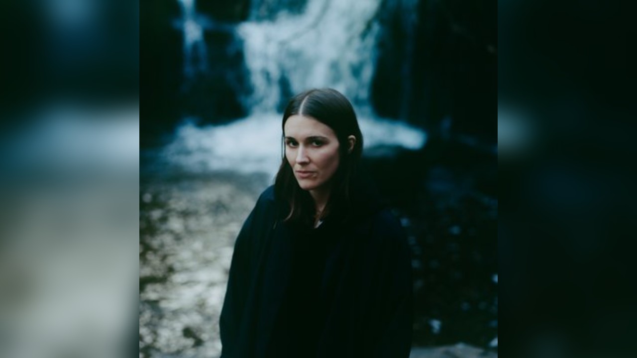 Art School Girlfriend: Live Stripped-Back Solo Performance