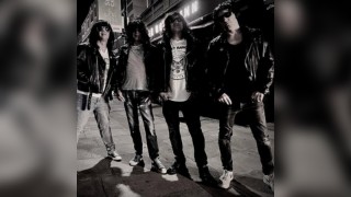 I WANNA BE SEDATED - Ramones Tribute V Julies Dead (originals)
