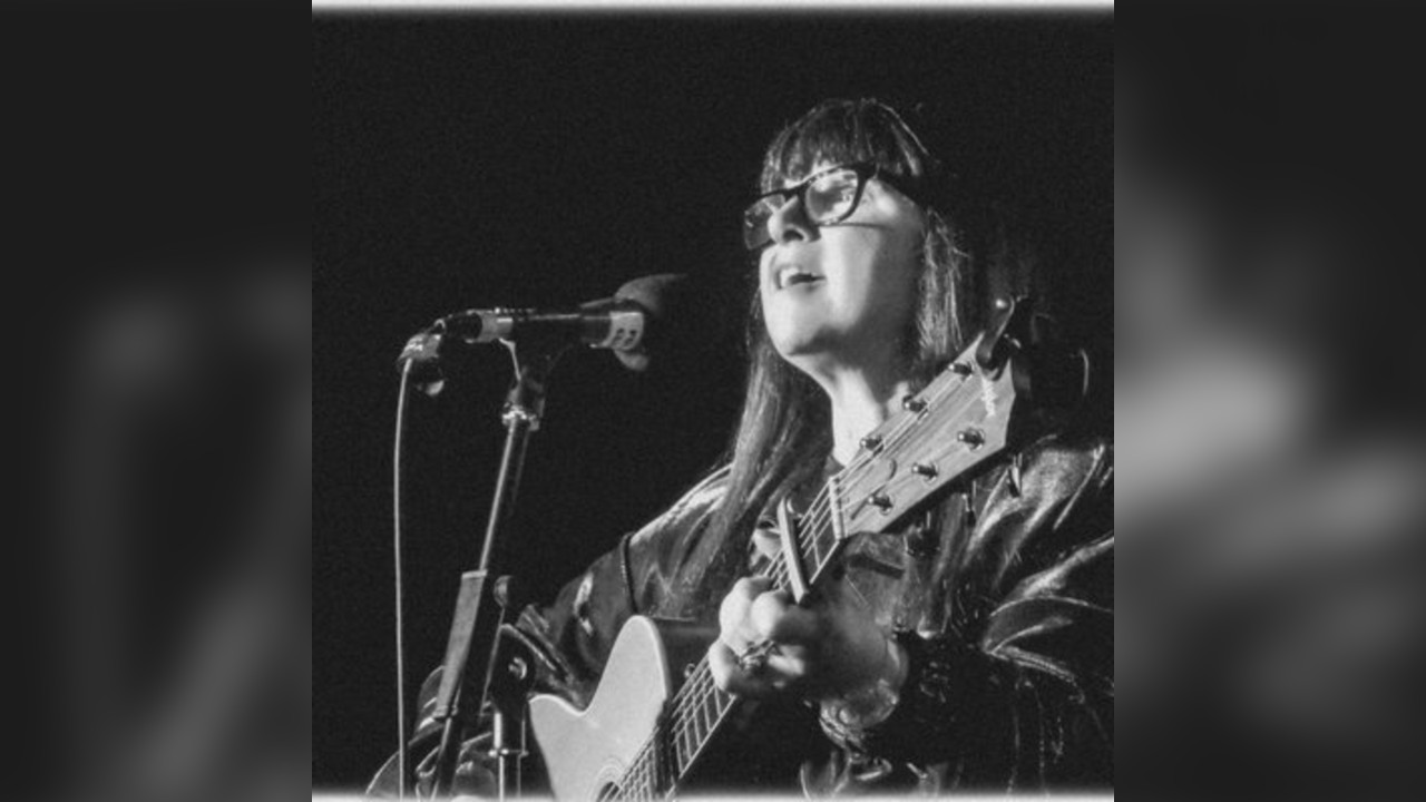 Sue Conroy live @CafeEtch Middlesbrough