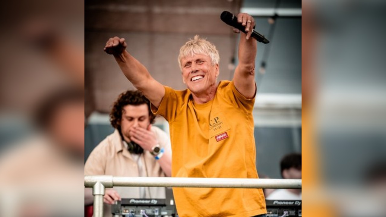 Bezstock - Freight Island - Manchester