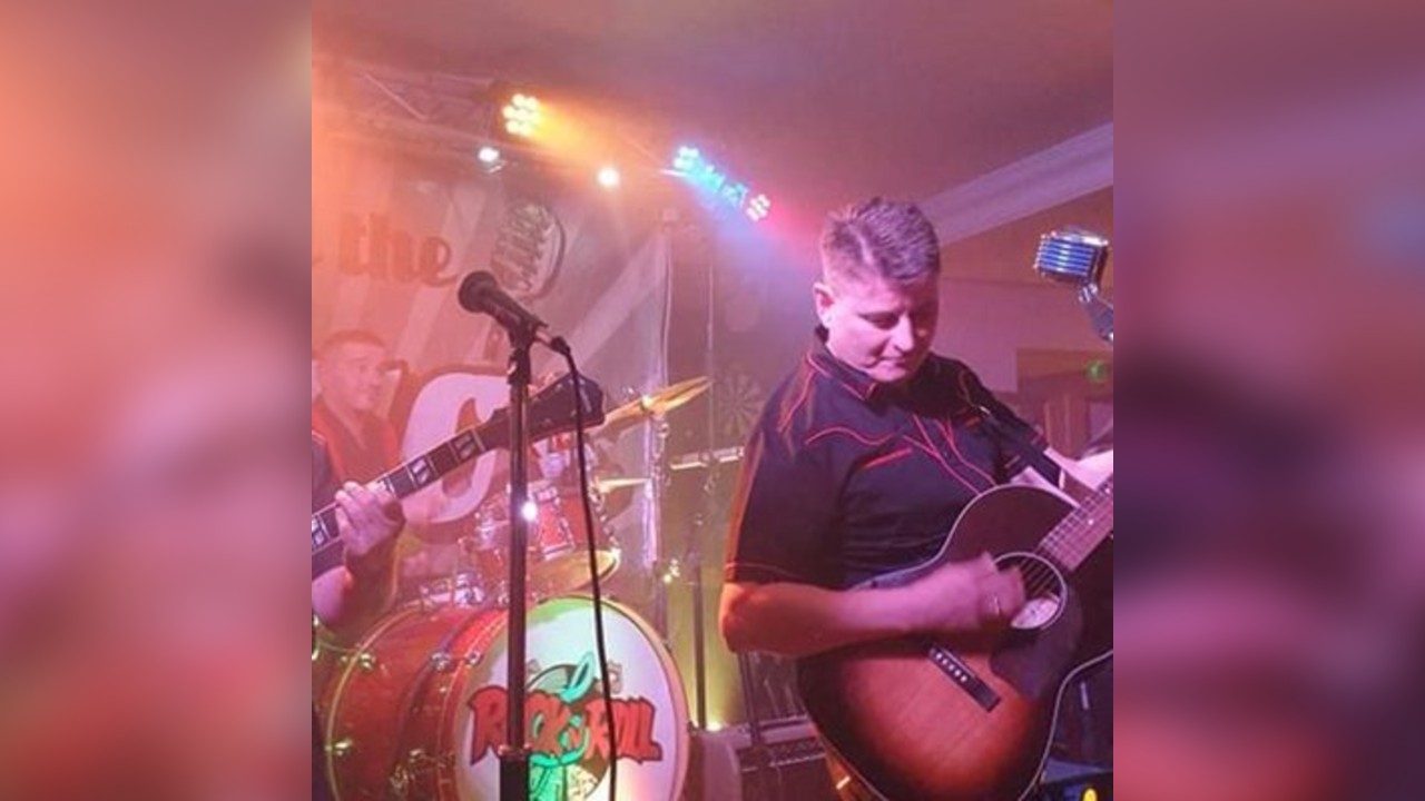 Ricky and The Retros - Live @ Billy's