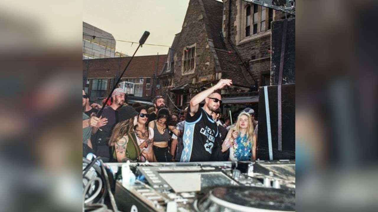 Leighton x Kuns Jungle Summer Motive