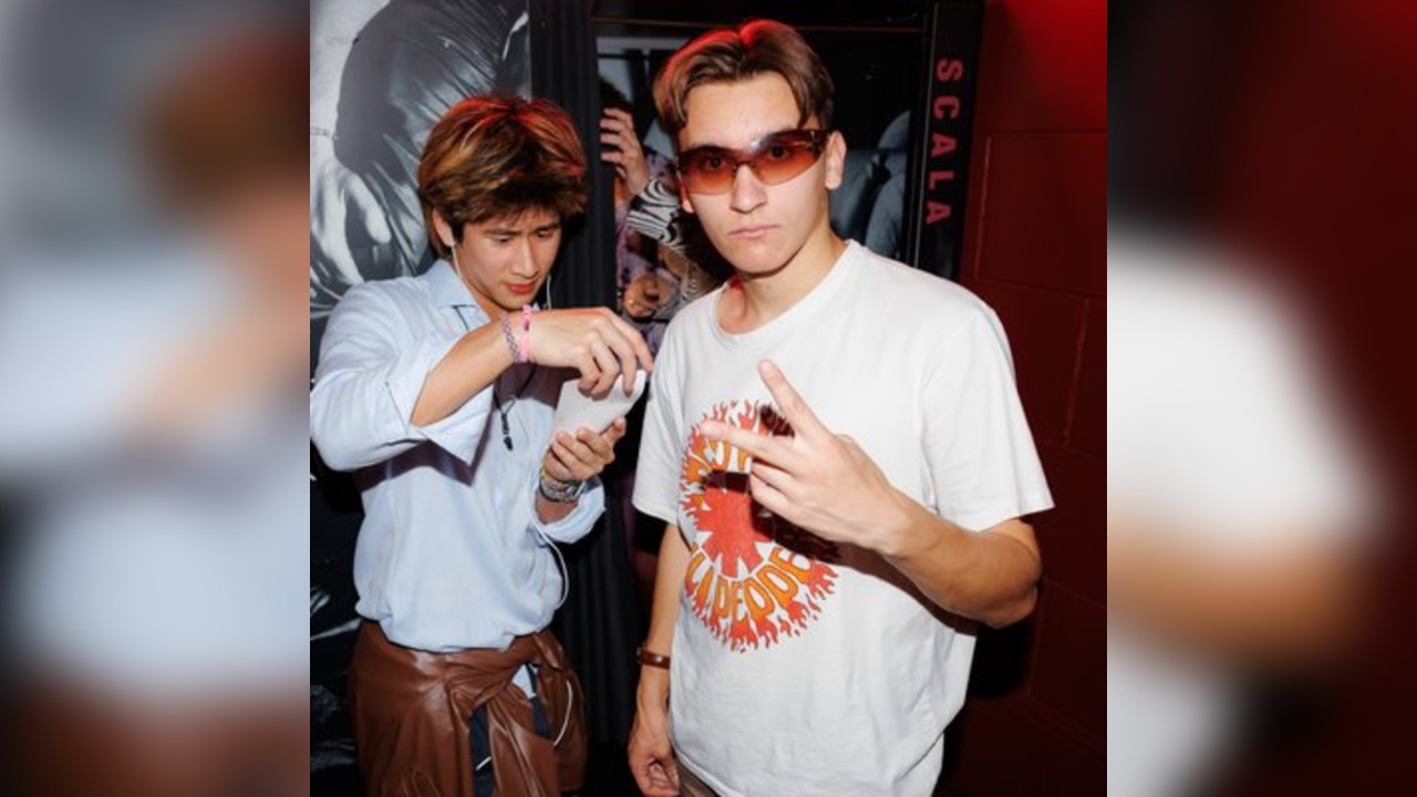 Back To The 90'S & 00'S: Throwback Session