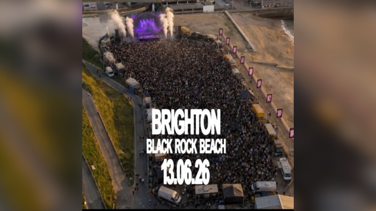 Puzzle: Open Air Brighton Beach