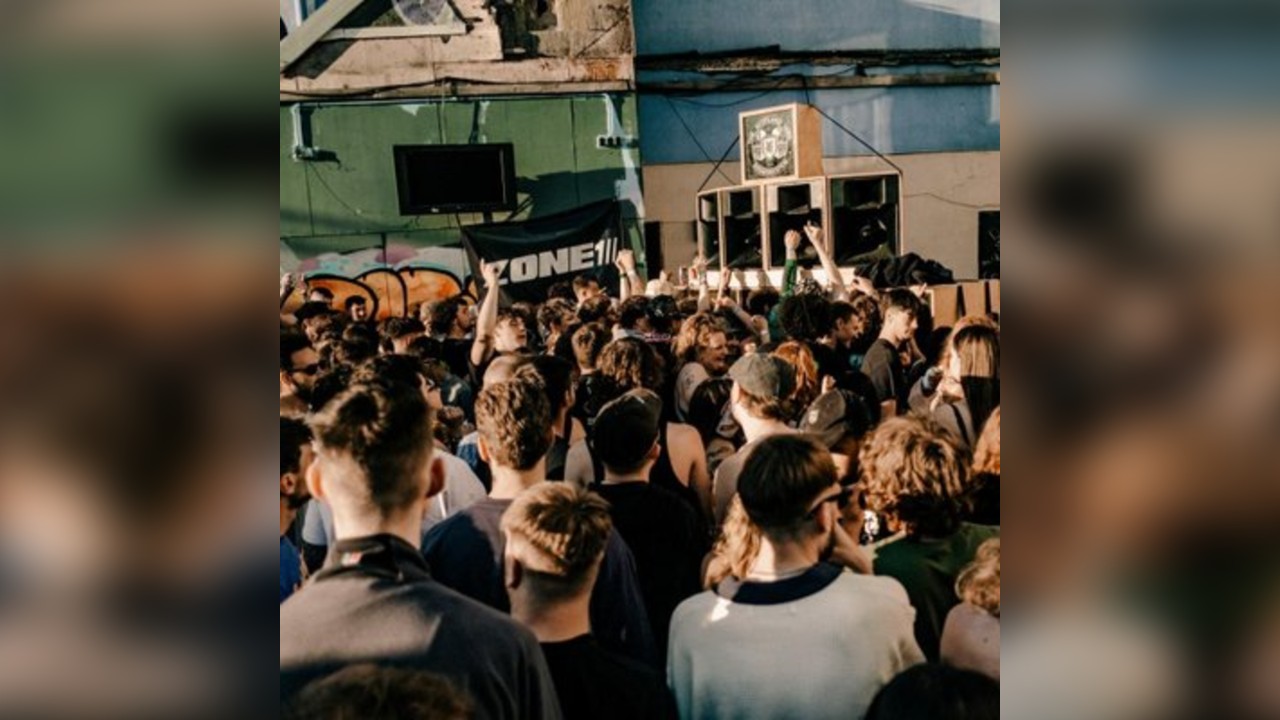 ZONE 1 / BLACK SWAN - YARD PARTY w/SELECTIVE SOUNDSYSTEM
