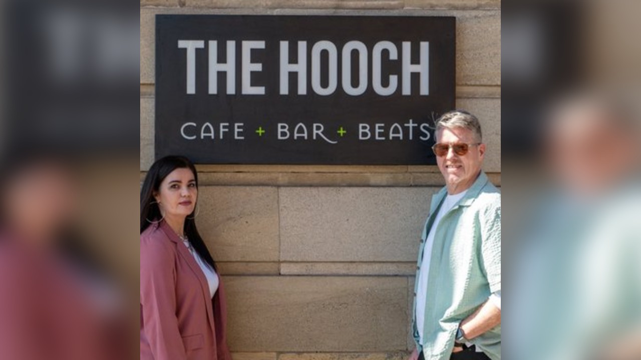 Kerry Green & Les Watts @ The Hooch (5pm show)