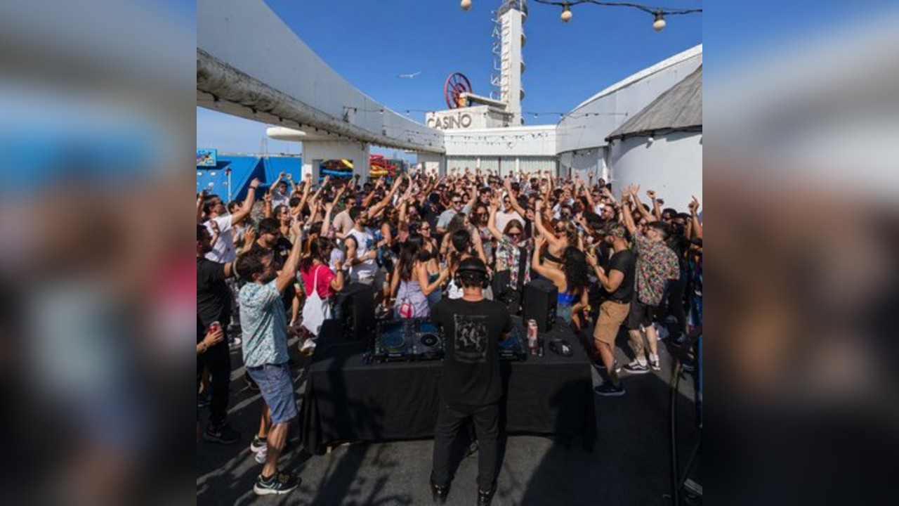 SPECIAL GUEST x TWO2TWO - Open air rooftop