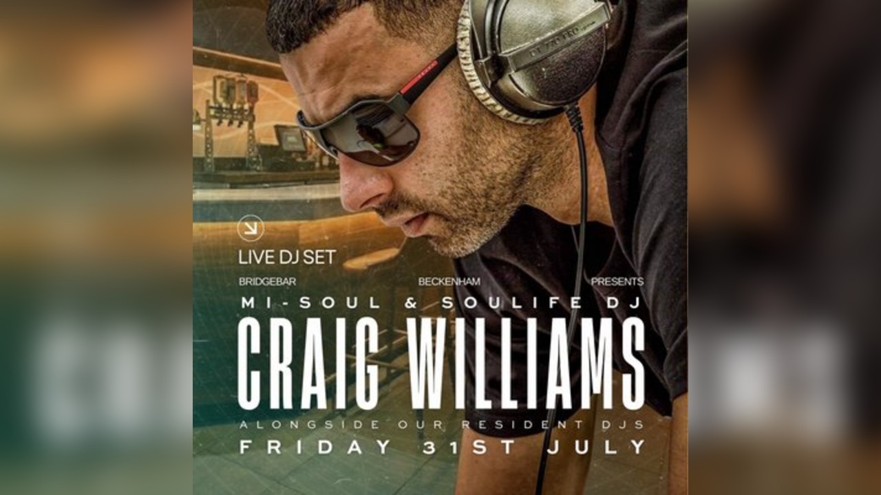 DJ Craig Williams at Bridgebar