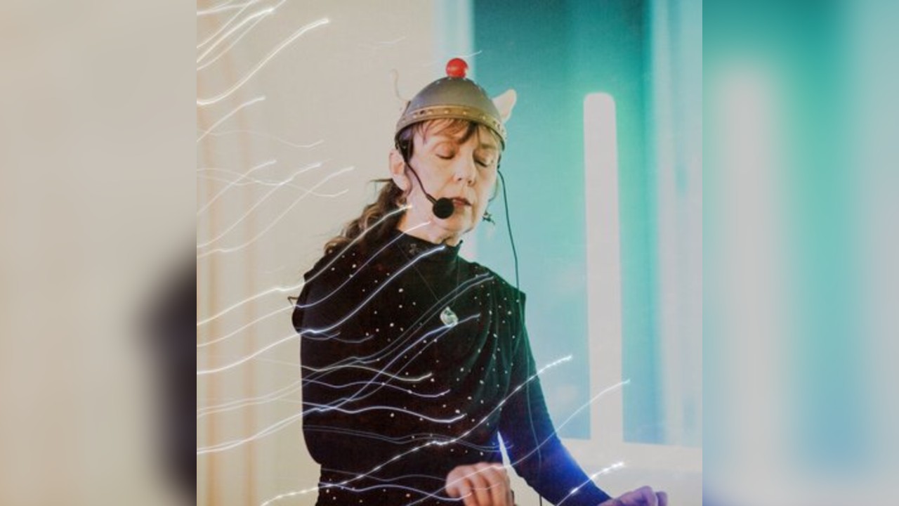 The Space Lady (An Early Evening Show)