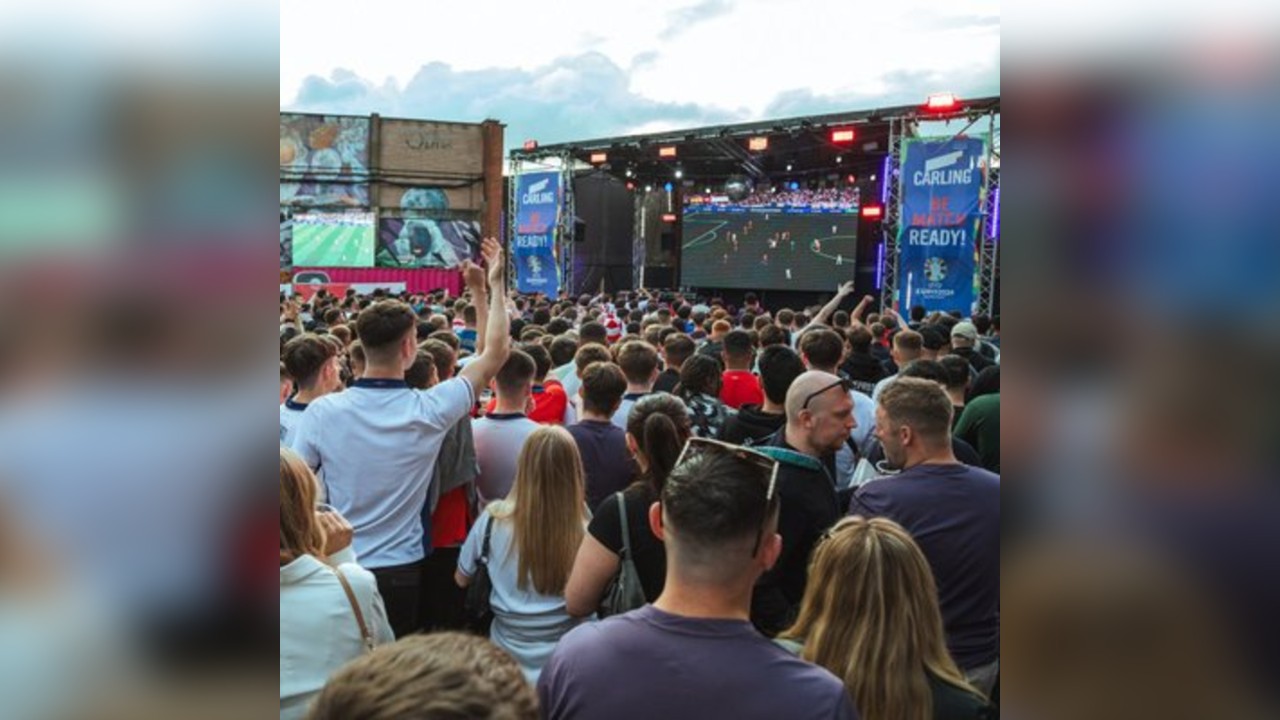 Luna Springs England Fan Zone :: Round of 32