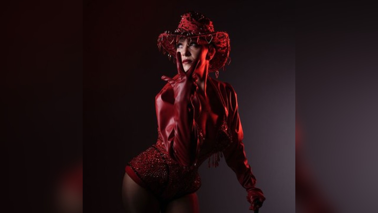 Lady Gaga Tribute by Carrie Fern Live