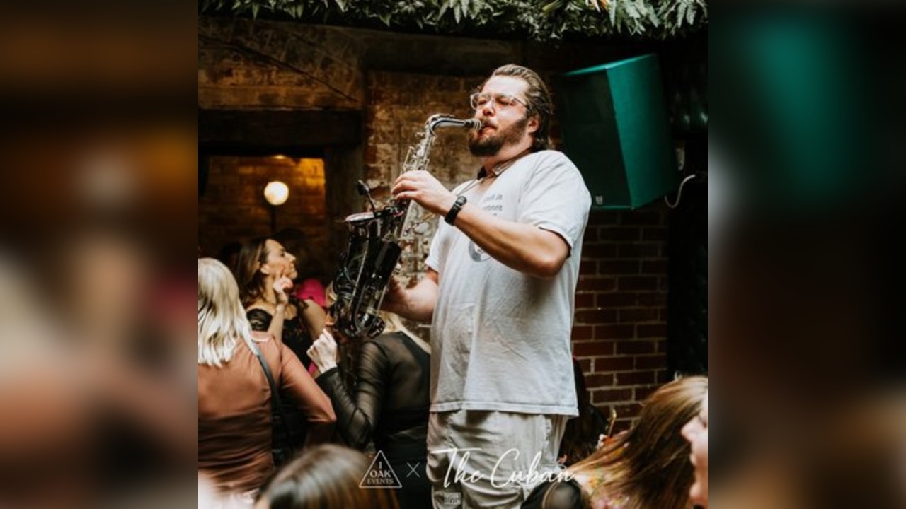 SummerSeries - 90s, 00s, Ibiza & Club Classics Bottomless Brunch